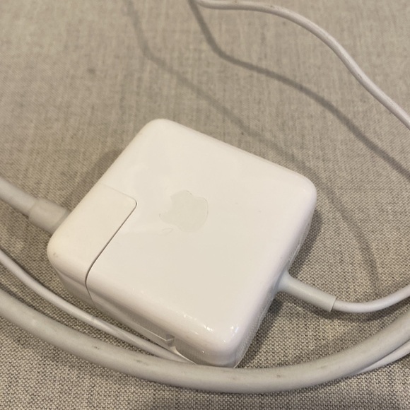 145”/12’ Apple 45W MagSafe 2 Power Adapter and AC power Adapter Extension Cable - Picture 4 of 9